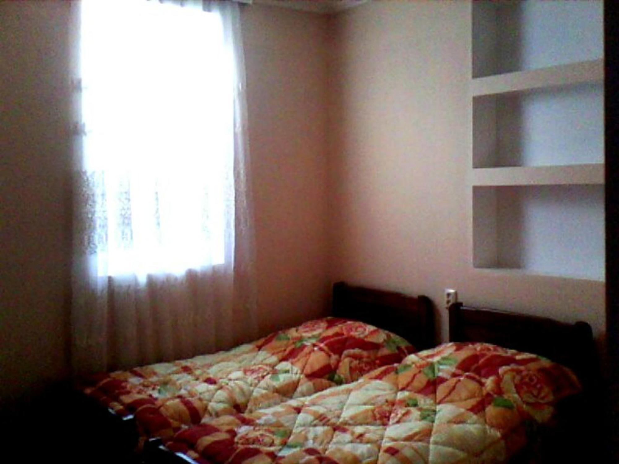 White Guest House Batumi Esterno foto