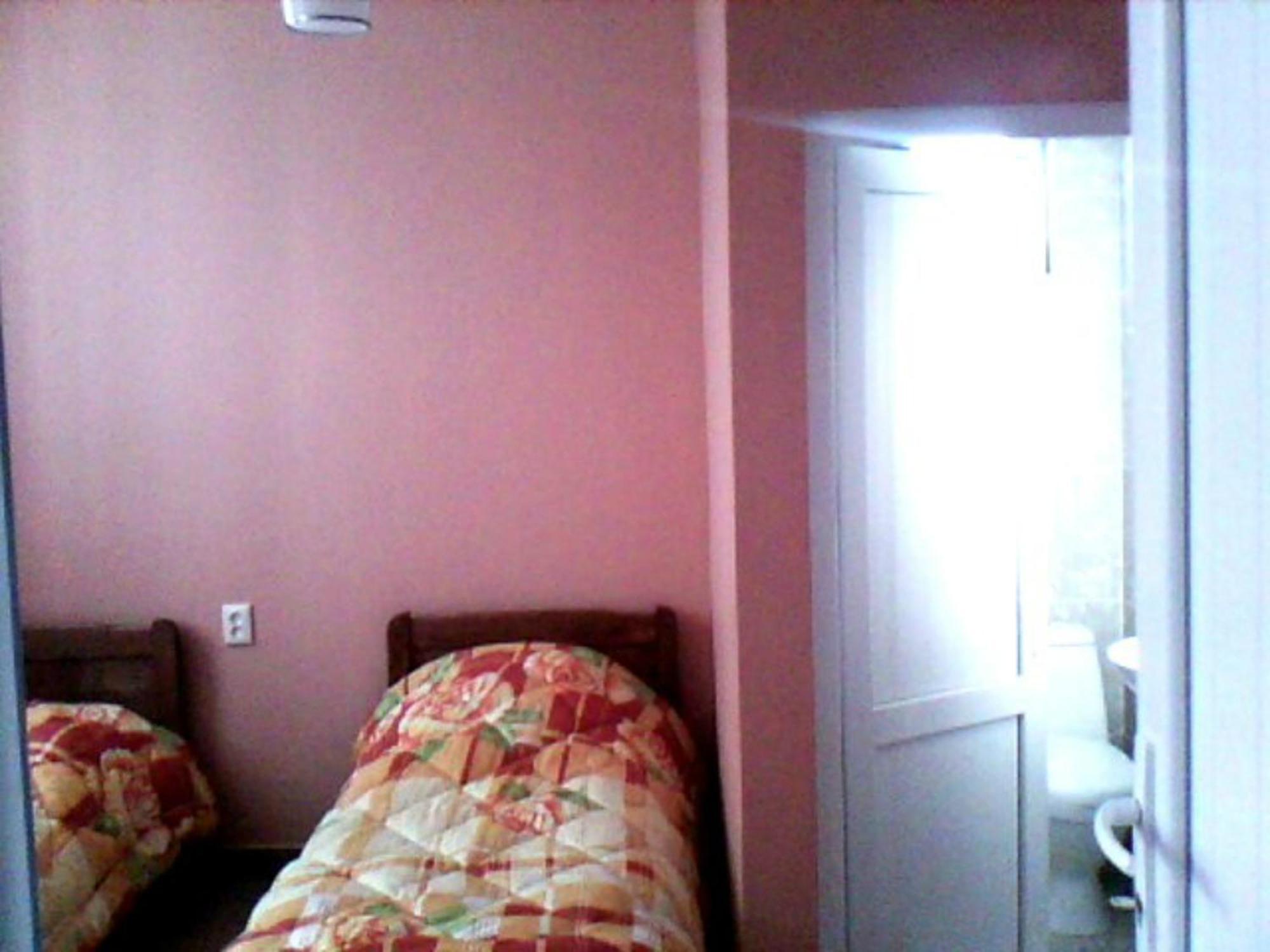 White Guest House Batumi Esterno foto